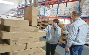 Yönetim Personeli Katlanır Araba Deposunu Denetledi